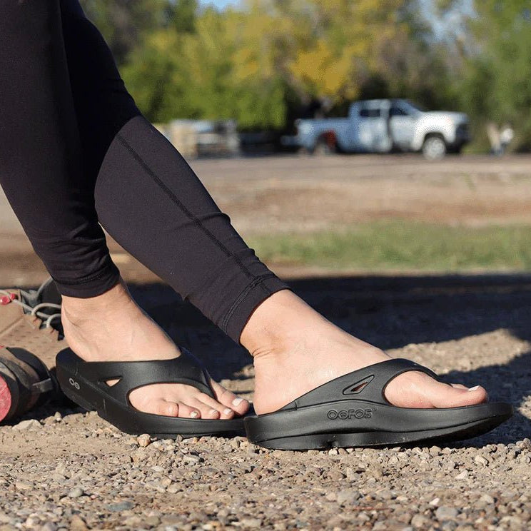 OOFOS Original Flip Flop Sandals Black Men's 3 / Women's 5 M 848282002035 Shoe Deals Outlet