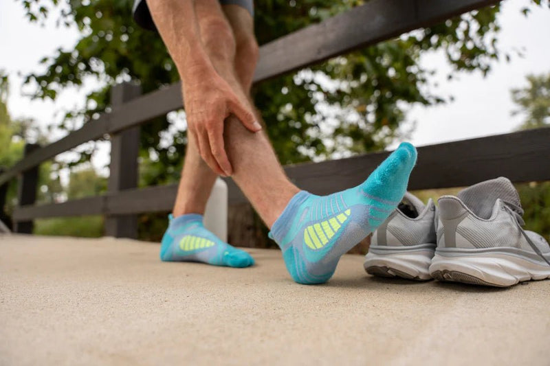 Balega Ultralight No Show Socks Blue Radiance Medium 096506074638 Shoe Deals Outlet