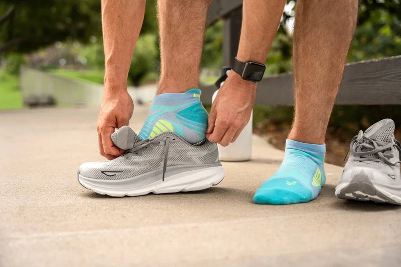 Balega Ultralight No Show Socks Blue Radiance Medium 096506074638 Shoe Deals Outlet