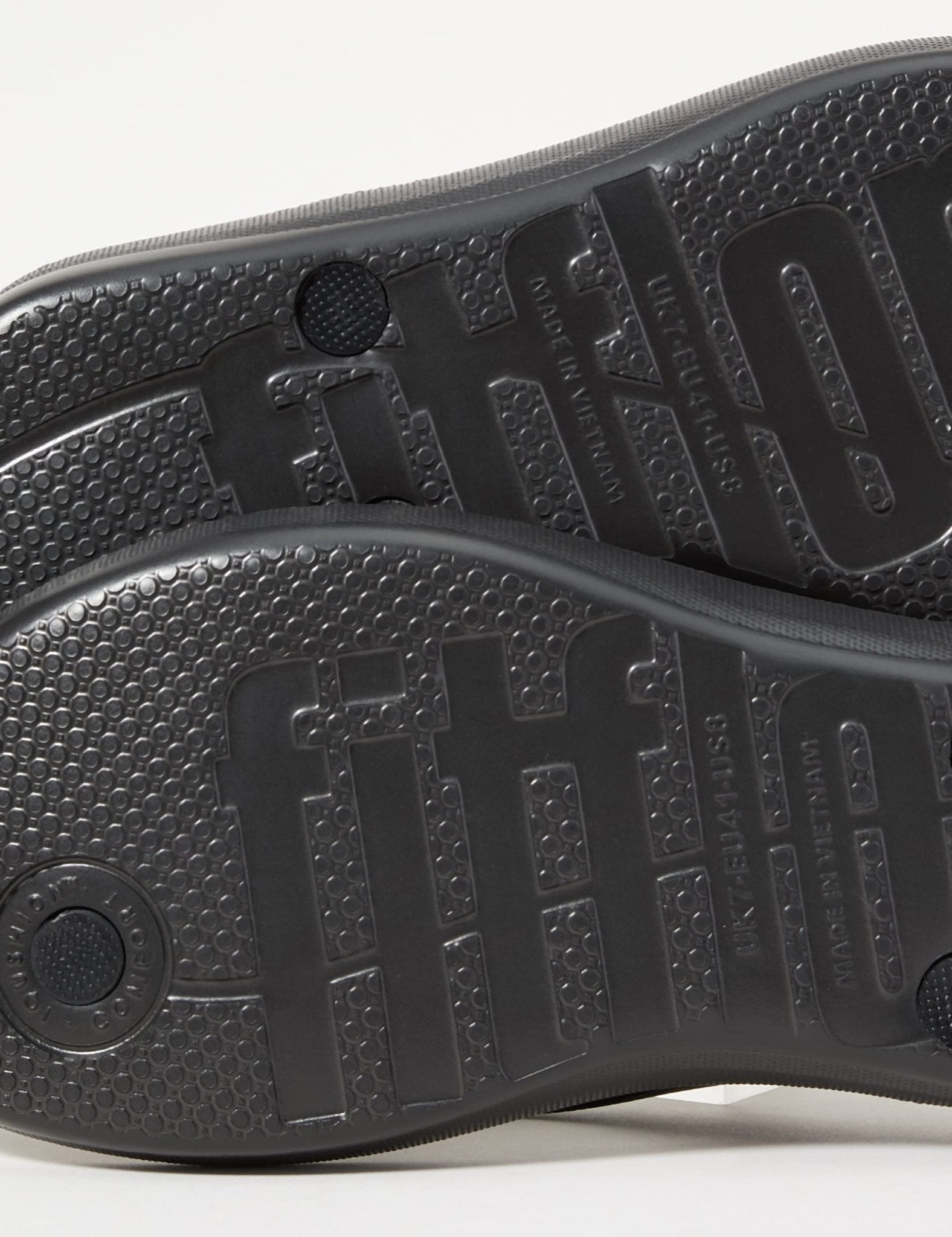 FitFlop IQushion Ergonomic Flip - Flops - Men's Black Shoe Deals Outlet