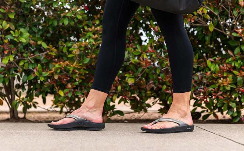 OOFOS OOlala Luxe Sandal - Women's Latte Shoe Deals Outlet