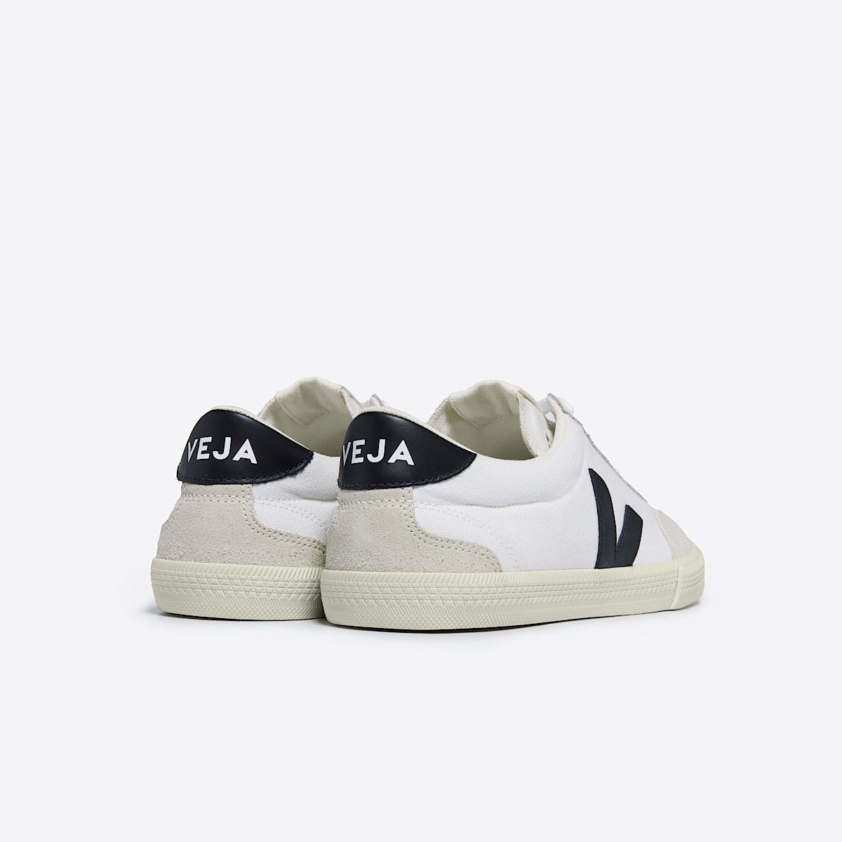 VEJA VOLLEY CANVAS - Women's White/Black Shoe Deals Outlet